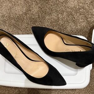 Nine West Black Pointed Toe Heels